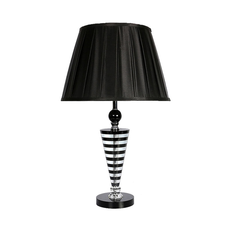 1 Lampada di cristallo leggera campagna per la campagna nera con la camera da letto conica sede con tonalità in tessuto