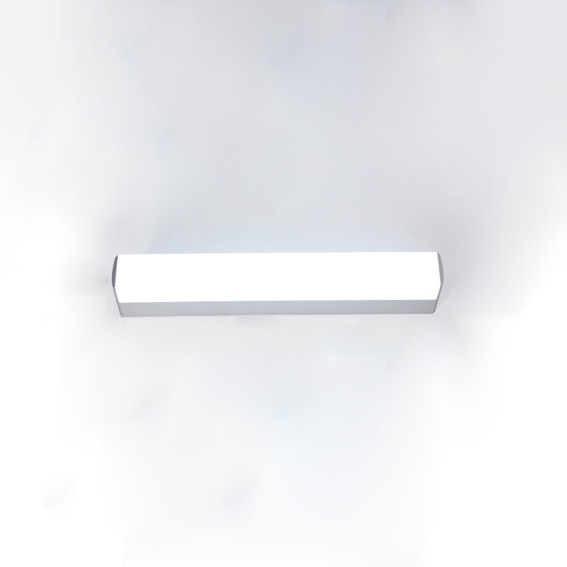 Linear Shade Wall Lighting Modern Style Metal 1 Light Sconce Lamp in Silver