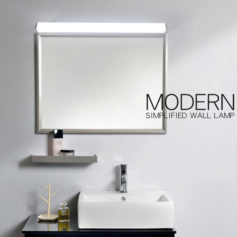 Linear Shade Wall Lighting Modern Style Metal 1 Light Sconce Lamp in Silver