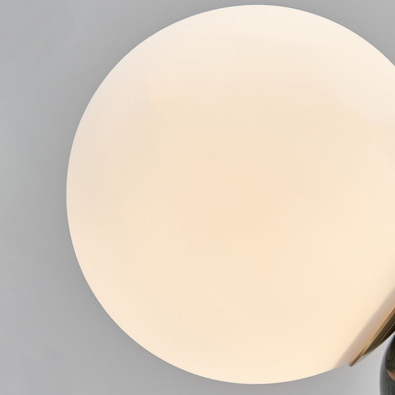 Lámpara de mesa de globo de vidrio en el estilo artístico moderno Luz de mesa de mármol para el dormitorio