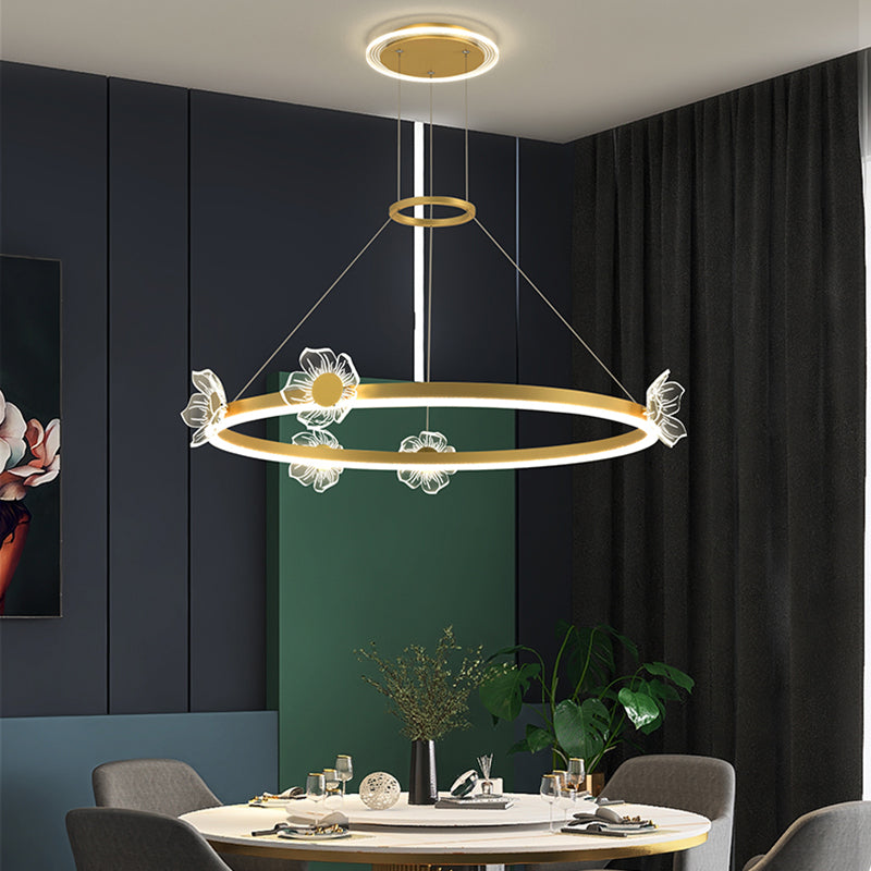 Lustre en or moderne