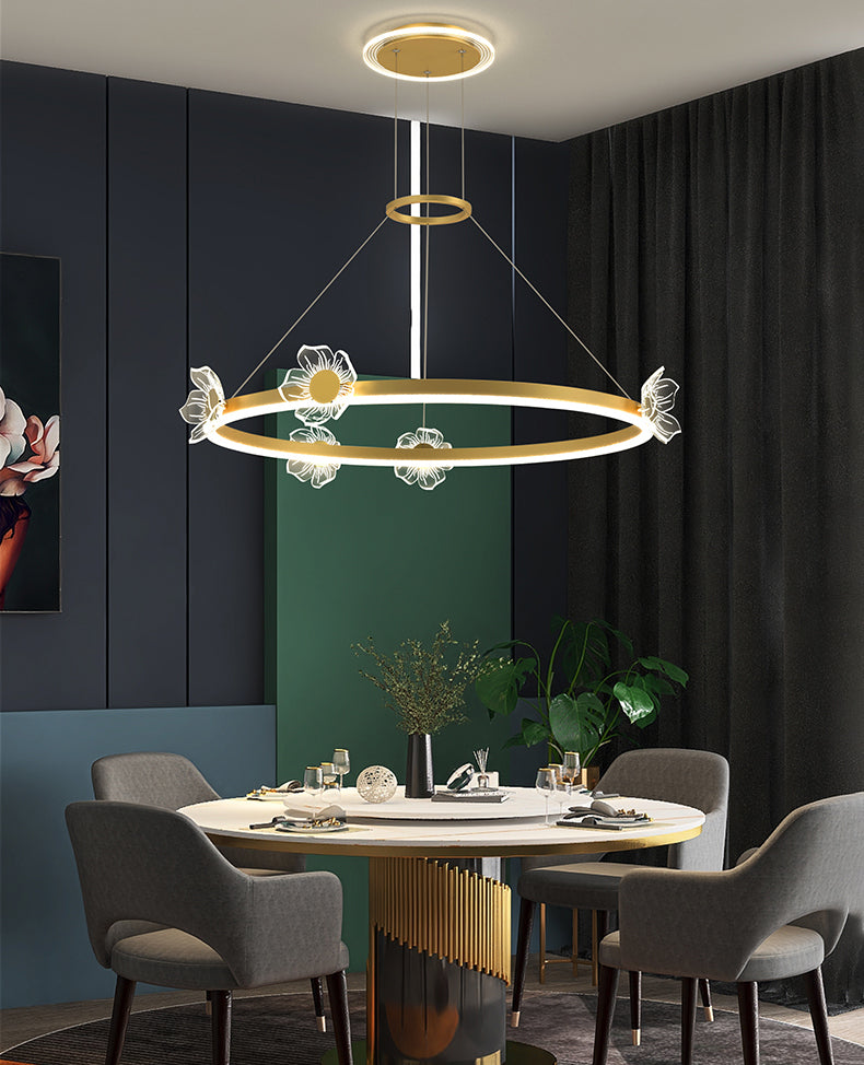 Lustre en or moderne