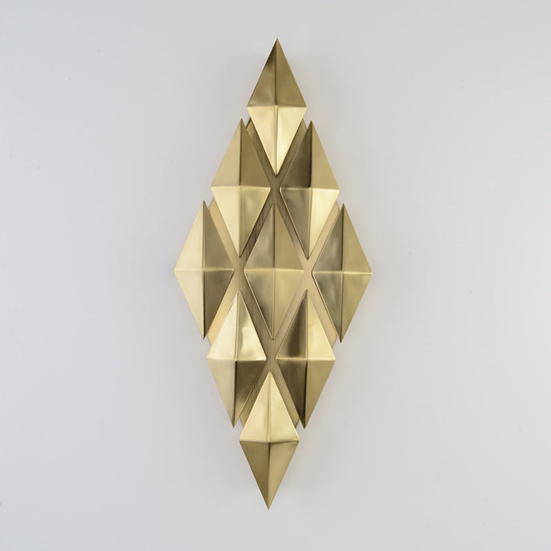 Luz de pared rómbica dorada en la moderna lámpara de pared de metal de electroplacas de estilo creativo para el dormitorio