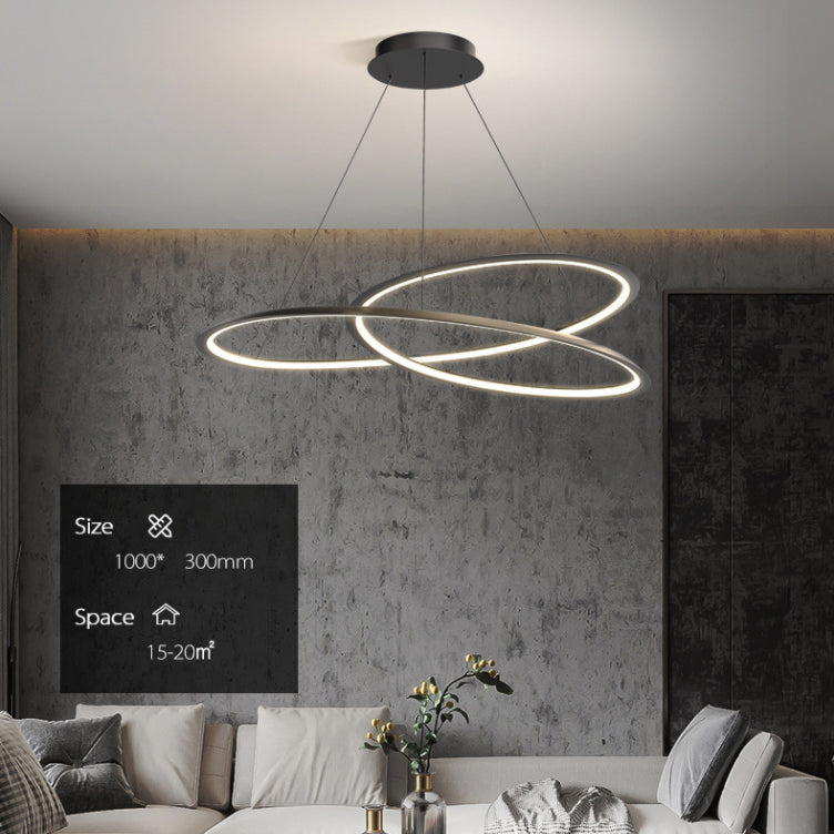 Luminaires suspendus contemporains en métal.