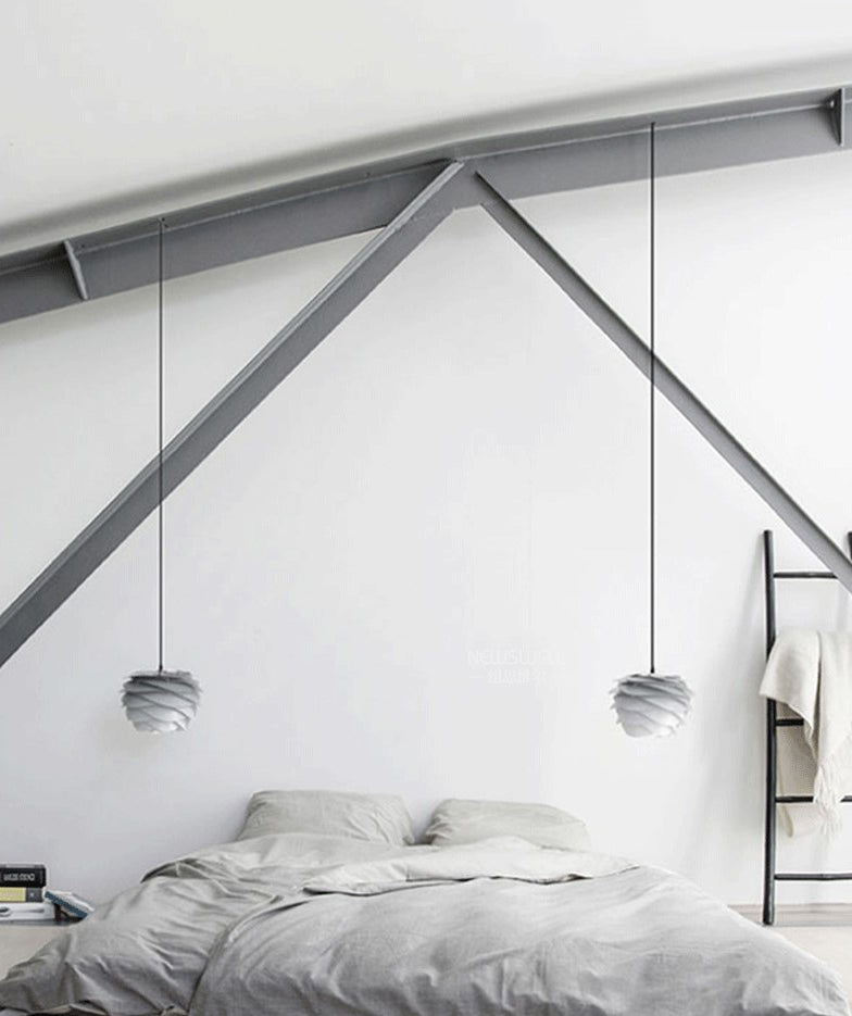 Modern Minimalist Pendant Light, Metallic Single-Bulb Hanging Pendant Lights in Gold