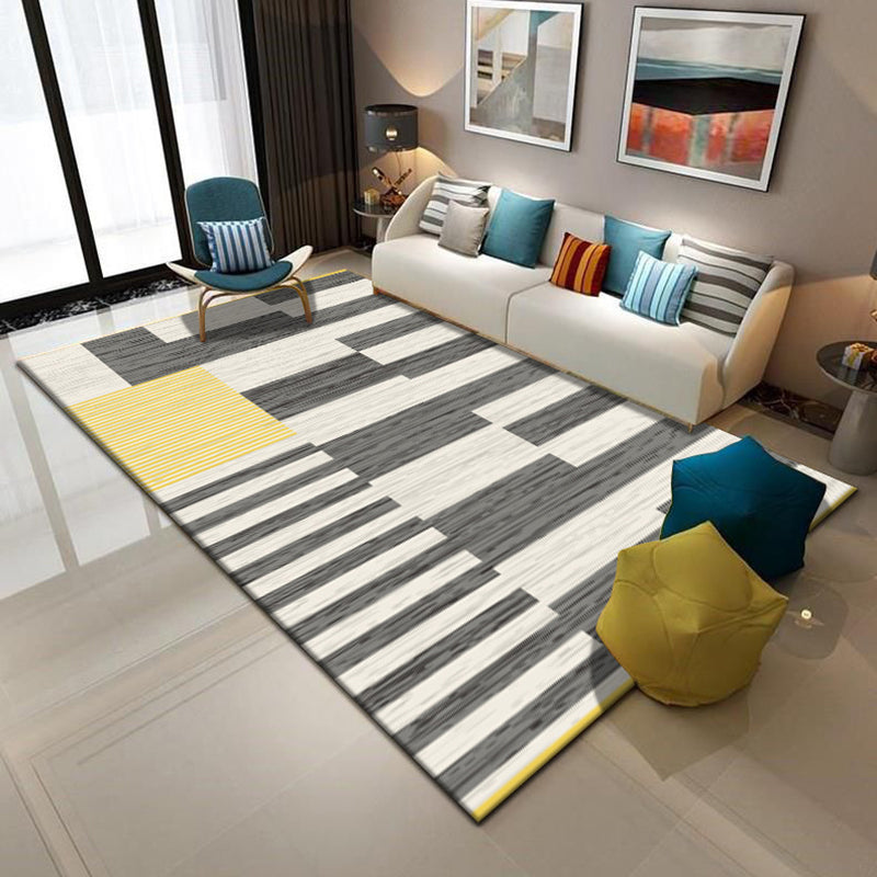 Minimalist Triangle Print Carpet Polyester Area Rug Non-Slip Backing Indoor Carpet for Living Room