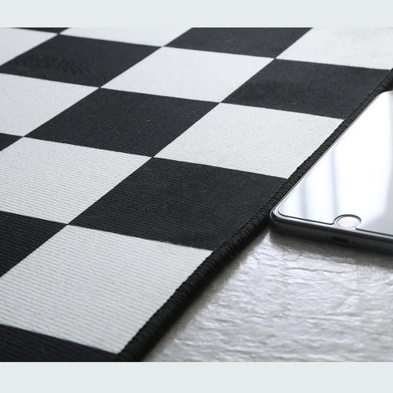Minimalist Checkered Print Rug Polyester Area Carpet Stain Resistant Carpet for Home Decoration