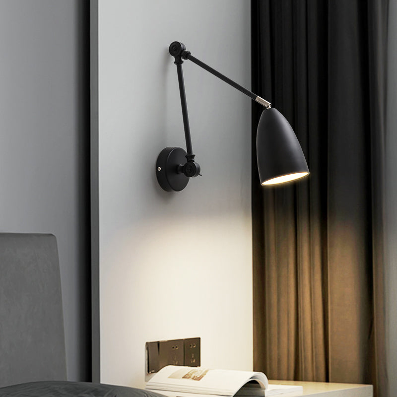 Lampada da parete a forma di cono in metallo, in stile contemporaneo montato da parete