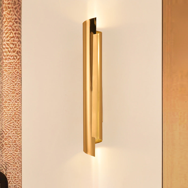 Lámpara de pared curva de pared Simplicidad posmoderna Lámpara de montaje de pared de acero inoxidable para sala de estar
