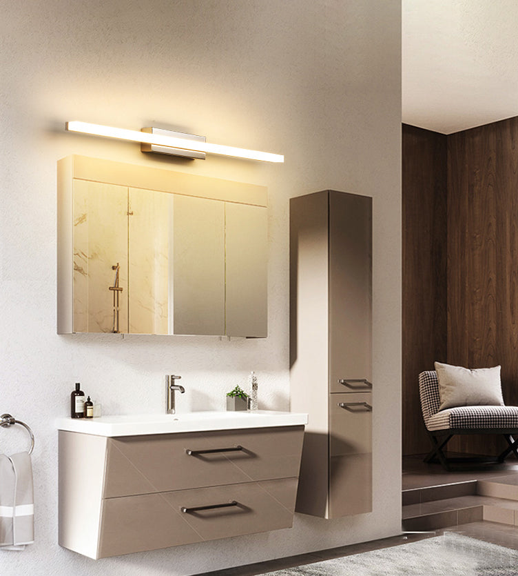 Metal Linear Shade Mirror Wall Lights Modern 1 Head Wall Mount Fixture in Silver