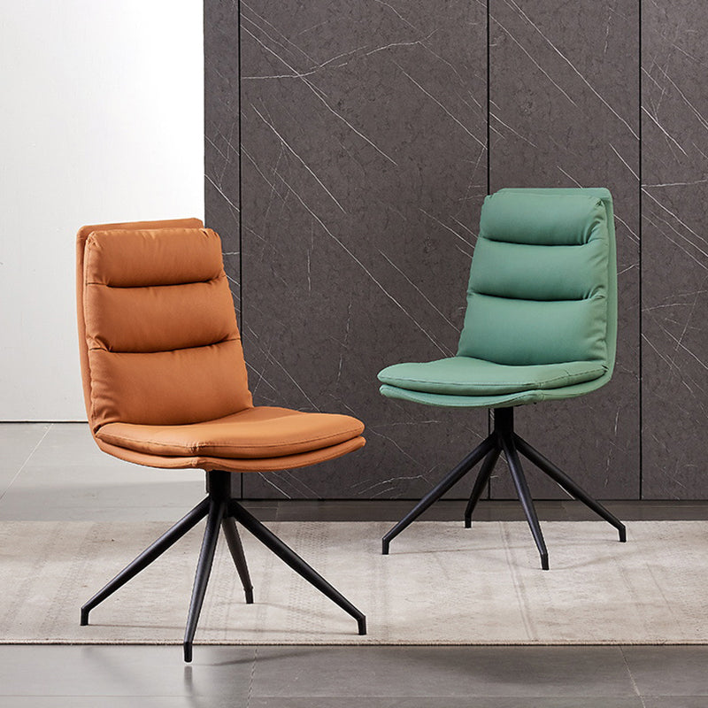 Sillas laterales tapizadas con silla de comedor sin brazo de cuero con patas de metal