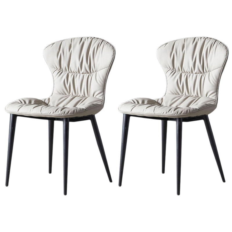 Chaise de salle à manger sans bras en cuir contemporain avec pattes noires