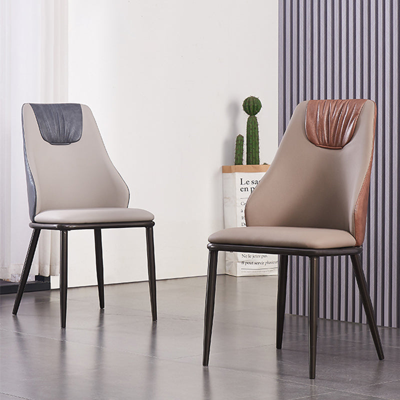 Chaises de salle à manger en cuir moderne en métal en métal avec des jambes noires