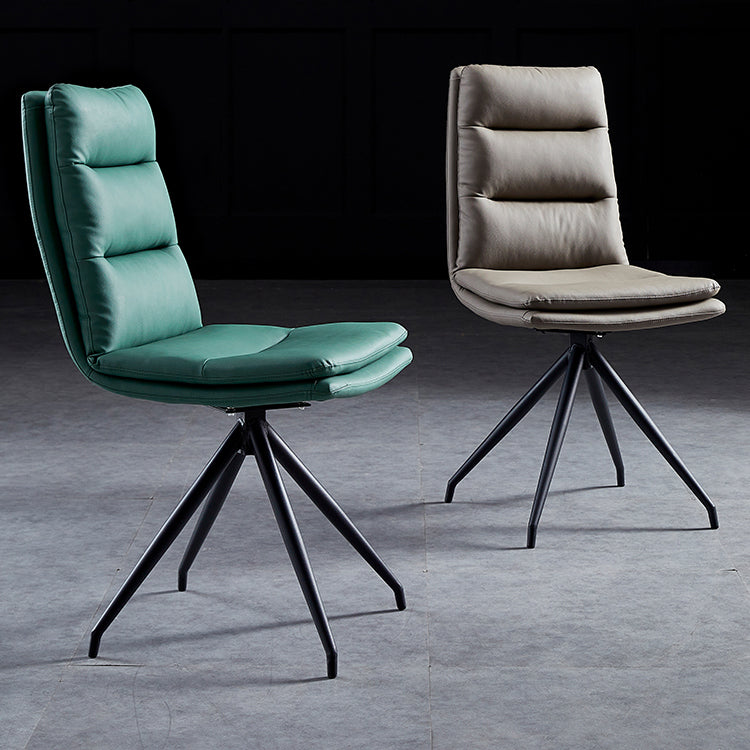 Sillas modernas de cuero de imitación con 4 patas de comedor de patas de metal de acabado negro para el hogar