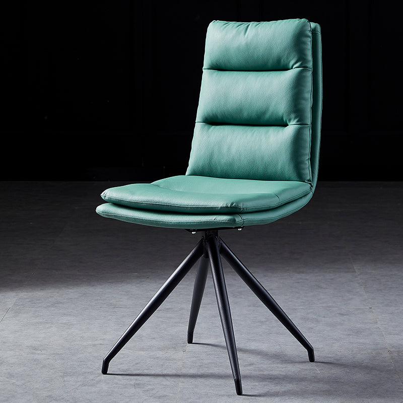 Sillas modernas de cuero de imitación con 4 patas de comedor de patas de metal de acabado negro para el hogar