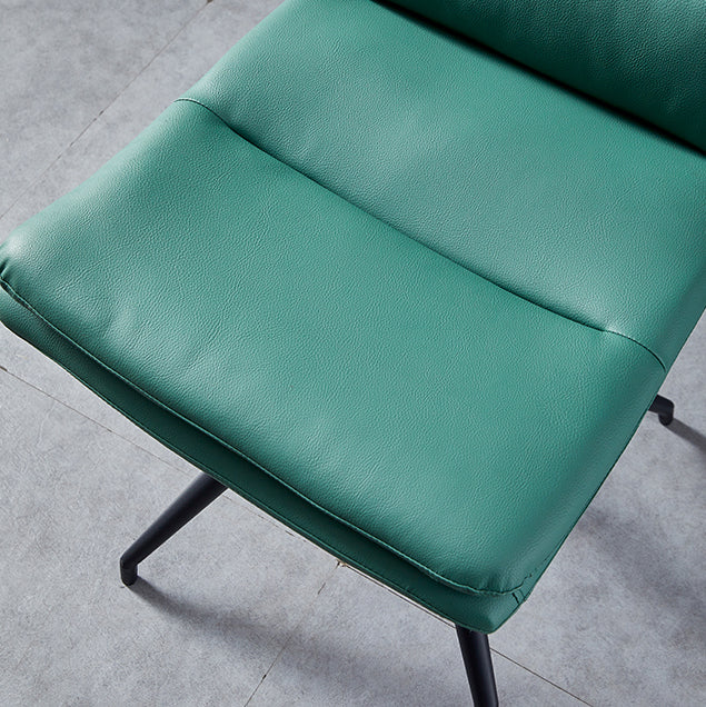 Sillas modernas de cuero de imitación con 4 patas de comedor de patas de metal de acabado negro para el hogar