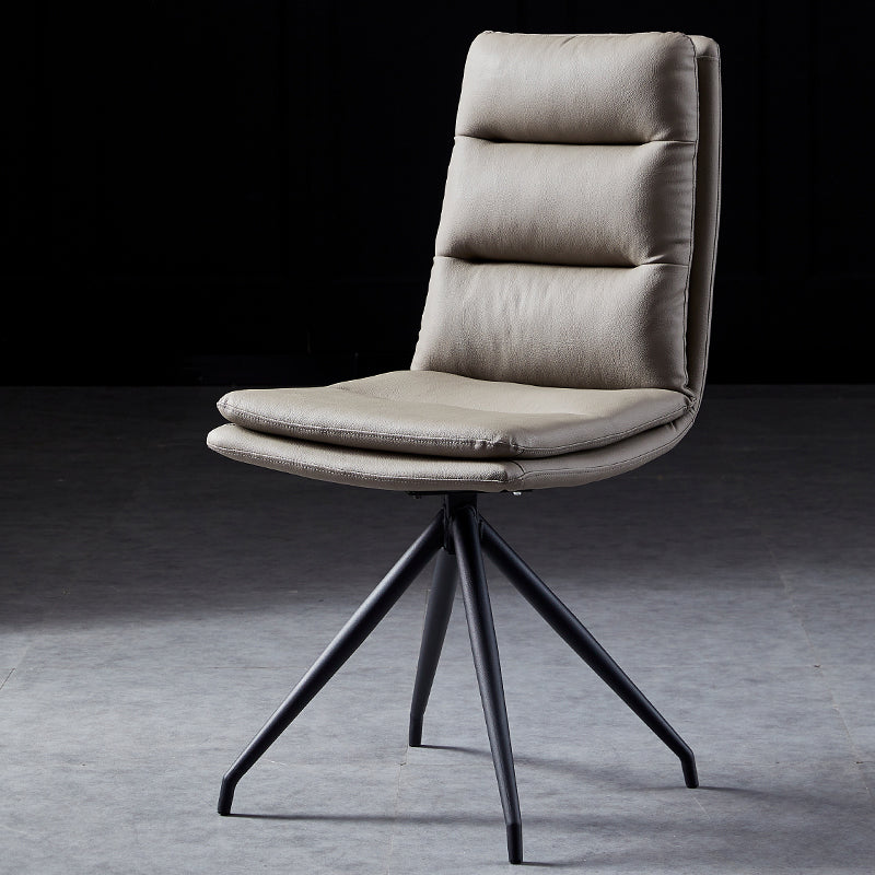 Sillas modernas de cuero de imitación con 4 patas de comedor de patas de metal de acabado negro para el hogar