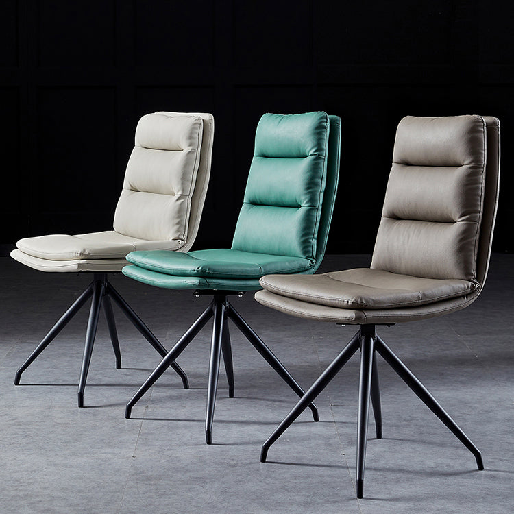 Sillas modernas de cuero de imitación con 4 patas de comedor de patas de metal de acabado negro para el hogar