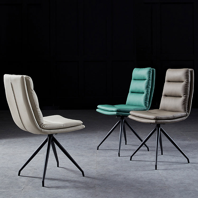 Sillas modernas de cuero de imitación con 4 patas de comedor de patas de metal de acabado negro para el hogar