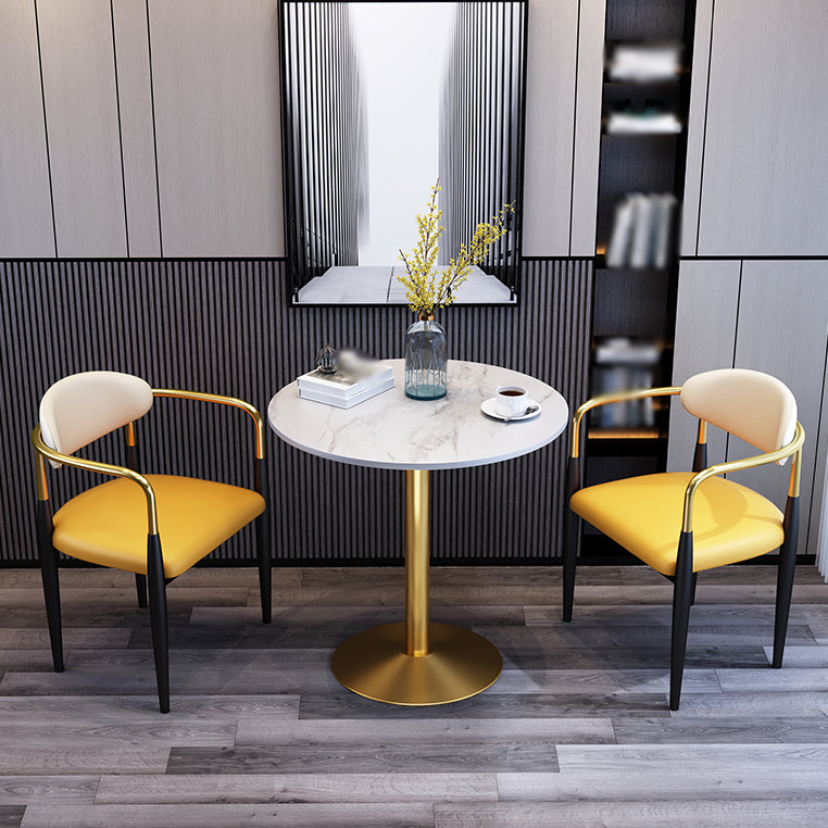 Scandinavische stijl Open Back Eetstoel Zwarte afwerking Blackafwerking Metalen Gekoppelde zijstoel voor thuisgebruik