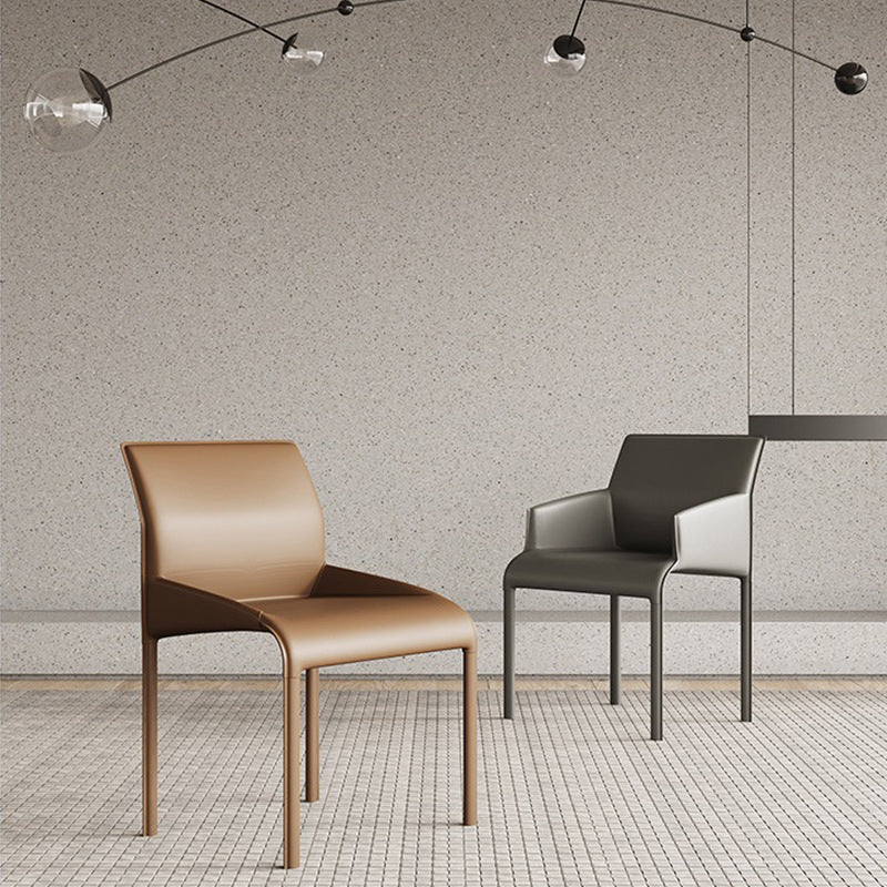 Zeitgenössischer Stil Metal Dining Armstuhl Mattes Finish Square Essstuhl für den Heimgebrauch