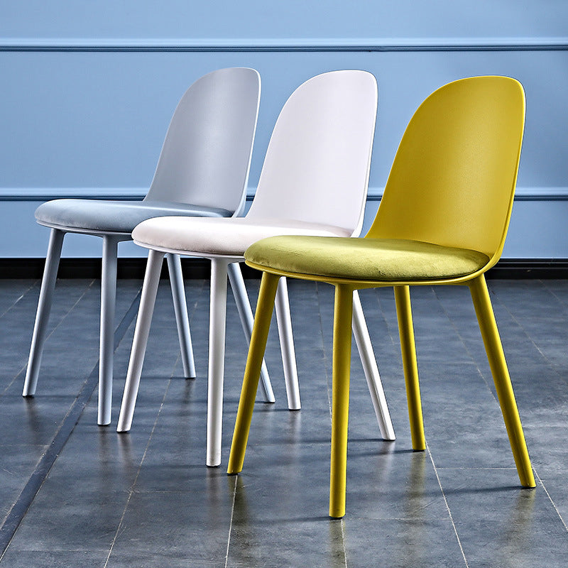 Chaise latéral en métal de style glam