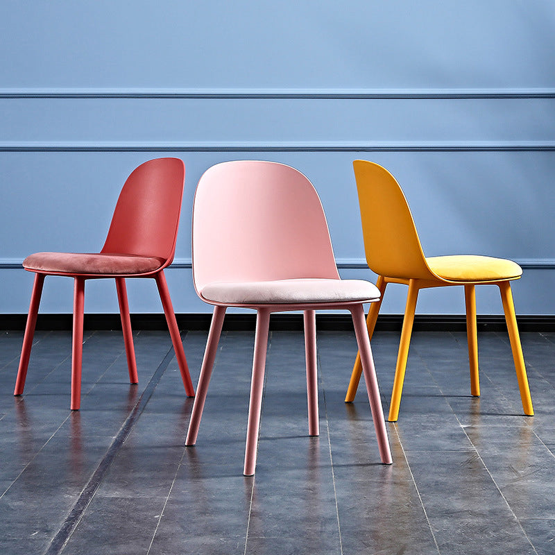 Chaise latéral en métal de style glam