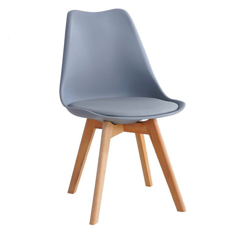 Sala da pranzo in stile glam sedia late