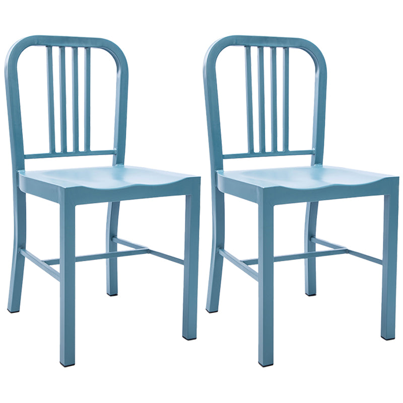 Chaise de salle à manger industrielle Windsor Back Side Atty avec des jambes en métal pour un usage domestique