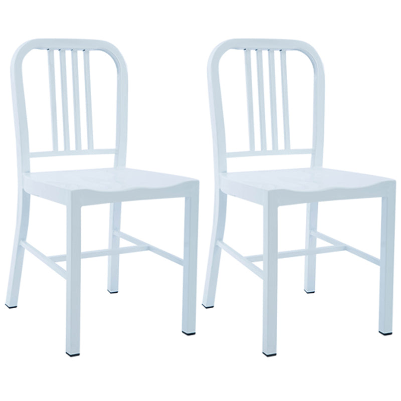 Chaise de salle à manger industrielle Windsor Back Side Atty avec des jambes en métal pour un usage domestique