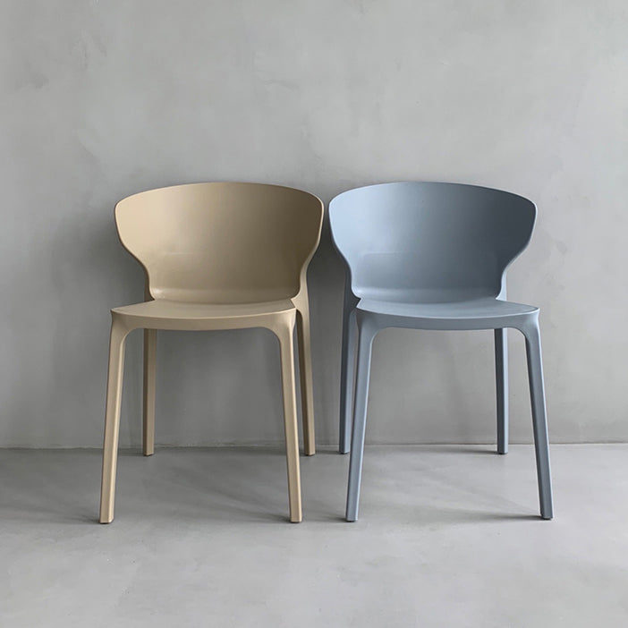 Contemporary Plastic Dining Chair 15.5'' Wide Wingback Side Chair for Home Use