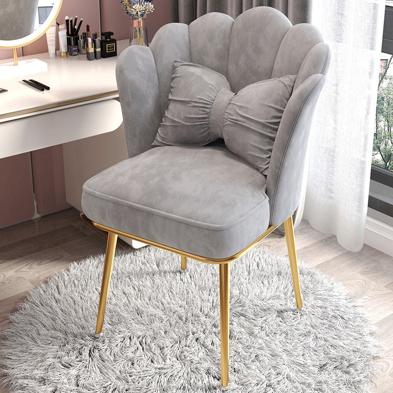 Chaise de salle à manger Glam, chaise à dossier solide de 21 po de large avec 4 pieds en métal pour la maison