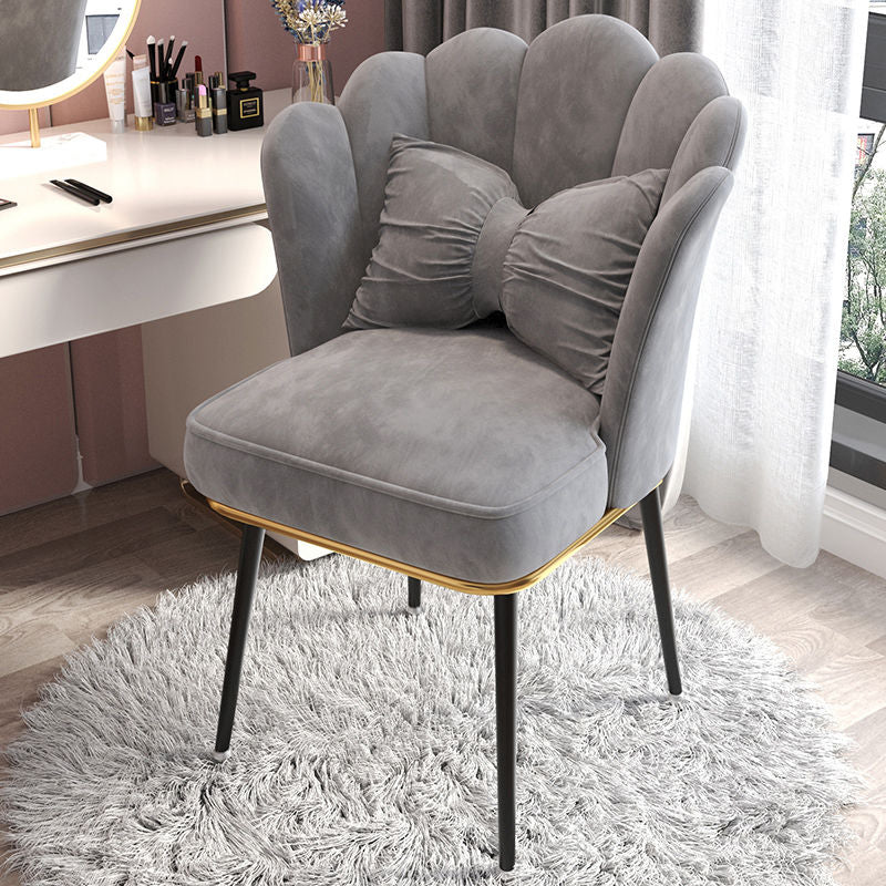 Chaise de salle à manger Glam, chaise à dossier solide de 21 po de large avec 4 pieds en métal pour la maison
