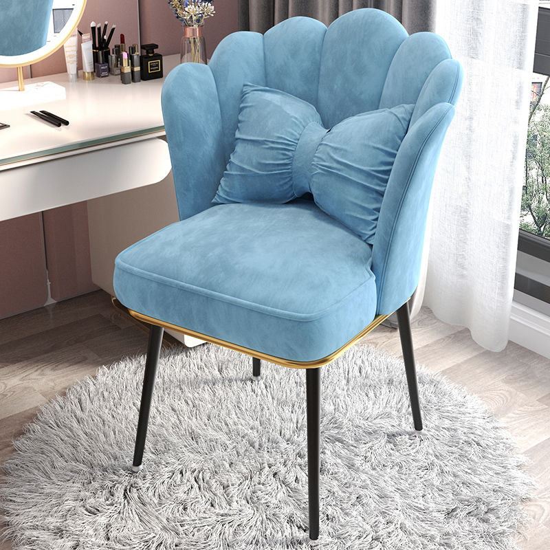 Chaise de salle à manger Glam, chaise à dossier solide de 21 po de large avec 4 pieds en métal pour la maison