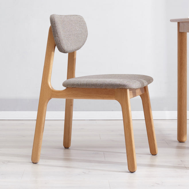 Sedia sala da pranzo scandinava in legno massiccio.