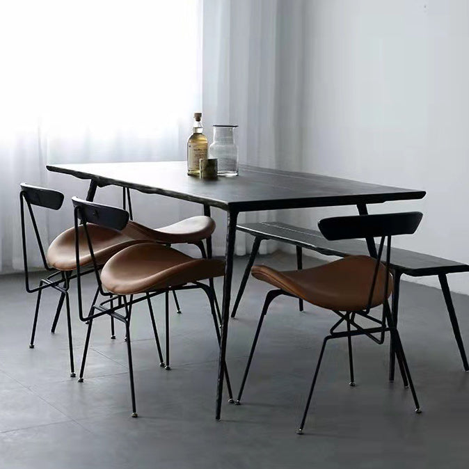 Sedia da pranzo per la cucina di apertura minimalista.