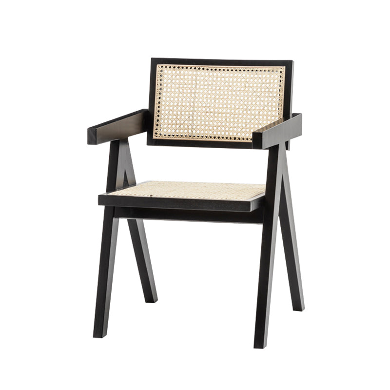 Silla de comedor tradicional de madera maciza con acabado mate, respaldo de caña, sillas con brazo