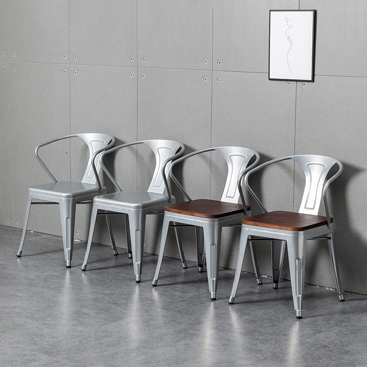 Chaise de salle à manger industrielle en métal, fauteuil empilable à dossier à lattes pour restaurant