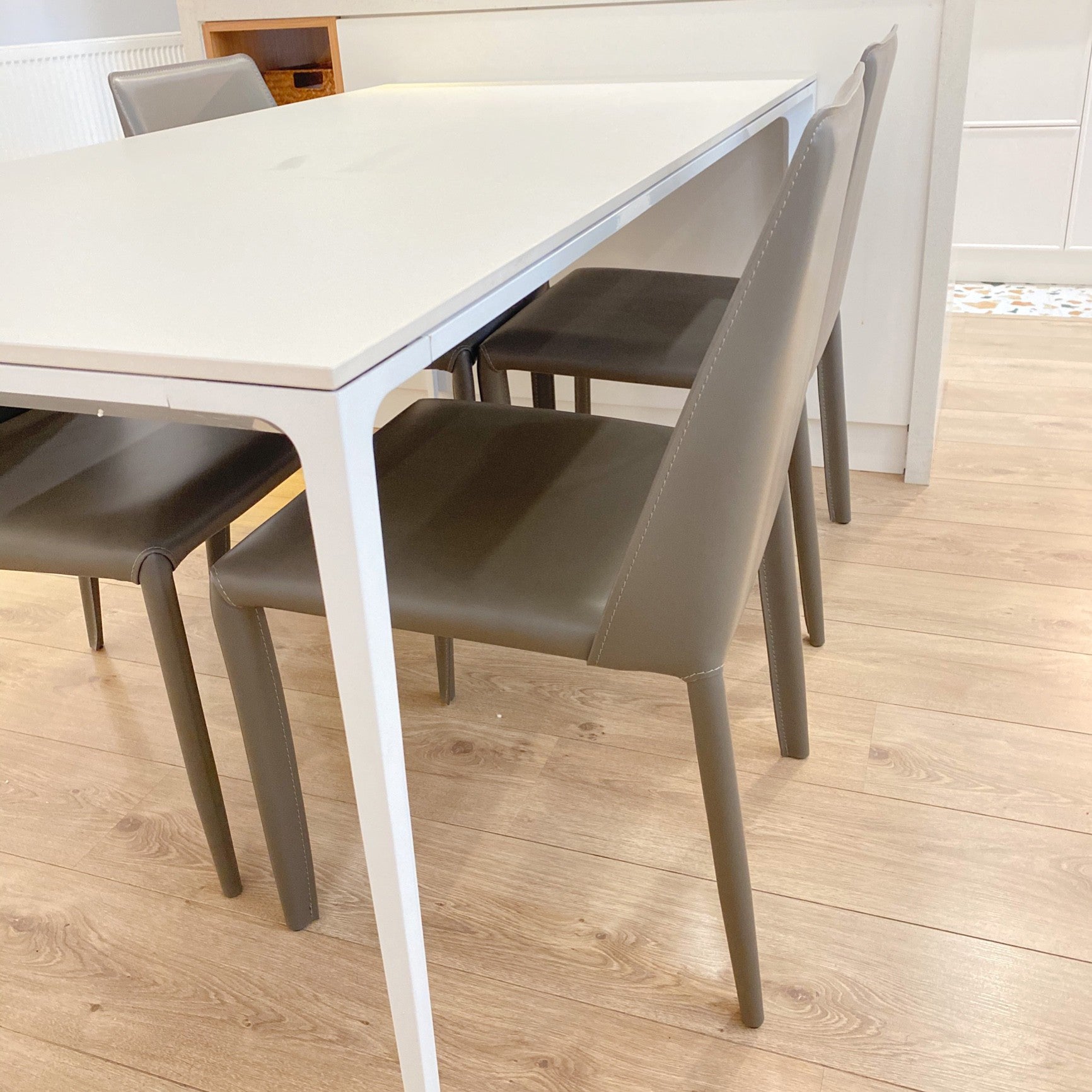 Contemporary Sintered Stone Top Kitchen Dining Set Rectangle Shape Standard Dining Set in White