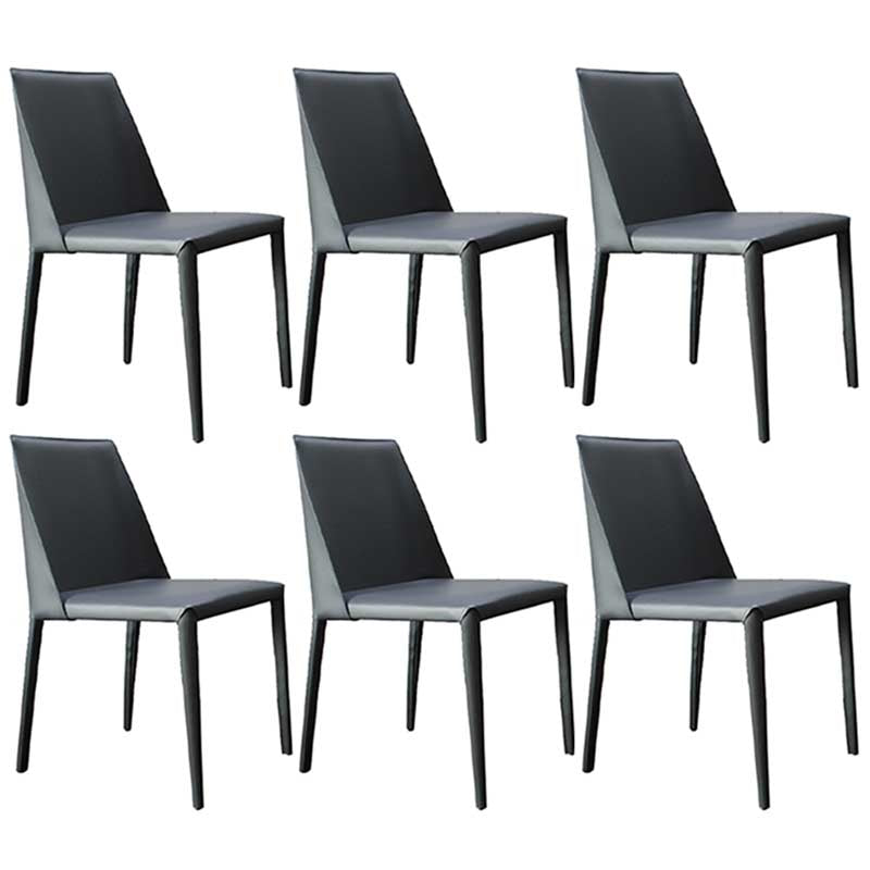 Chaise contemporaine à dossier solide, chaise en cuir de 18 pouces de large avec 4 pieds en métal pour la maison