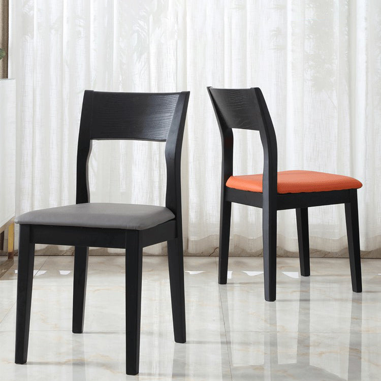 Chaise de salle à manger contemporaine, chaise latérale ouverte de 16 pouces de large avec 4 pieds en bois noir pour un usage domestique