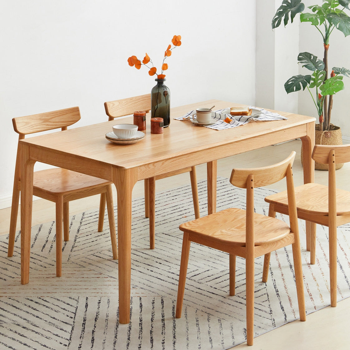 Table à manger de style traditionnel avec table à manger et chaises à bois massif fixe pour usage domestique