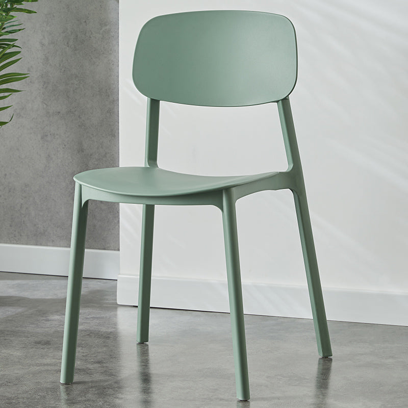 Chaise de salle à manger contemporaine en plastique, finition mate, chaise latérale de salle à manger à dossier ouvert