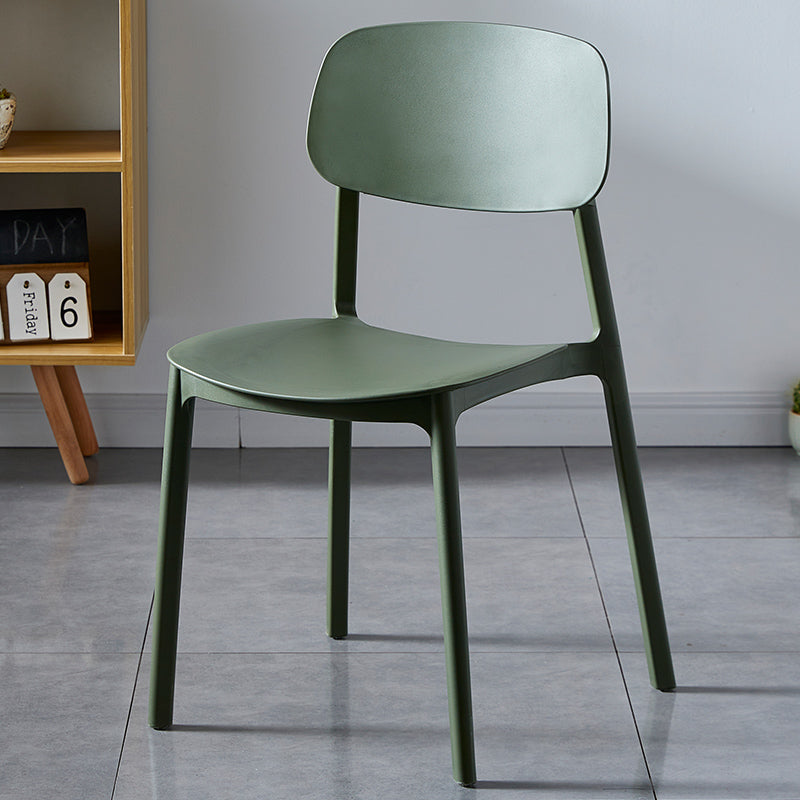 Chaise de salle à manger contemporaine en plastique, finition mate, chaise latérale de salle à manger à dossier ouvert