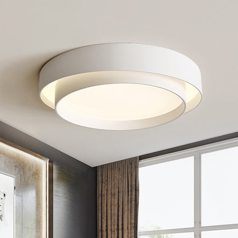 Style moderne White Led Flush Mount Light Fixture Geometrical Metal Flush Mount Light
