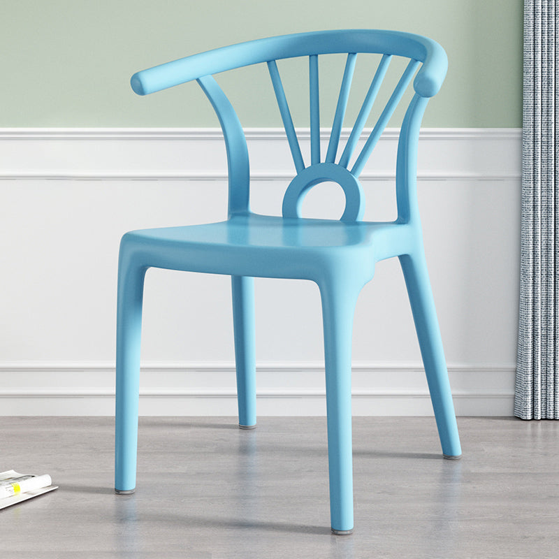 Salle à manger moderne Windsor chaises arrière chaise sans bras de salle à manger en plastique pour la cuisine