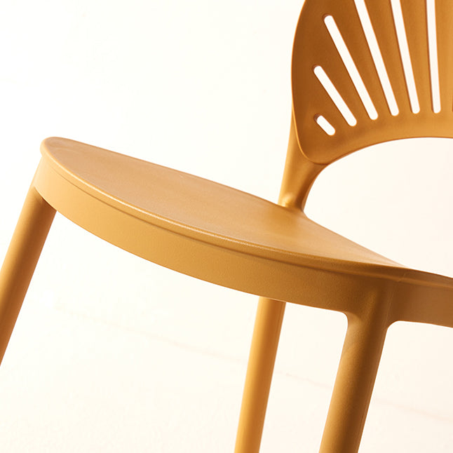Chaise latérale arrière en plastique moderne Windsor 33" H dinant la chaise pour le restaurant