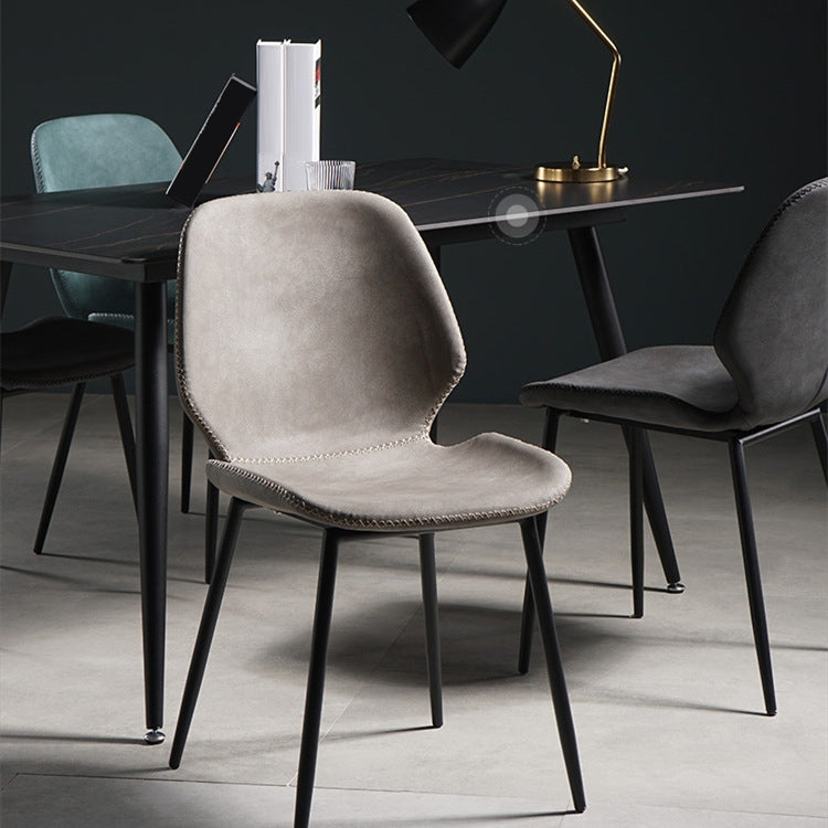 Chaise de salle à manger en métal de style contemporain chaise arrière solide avec jambes noires