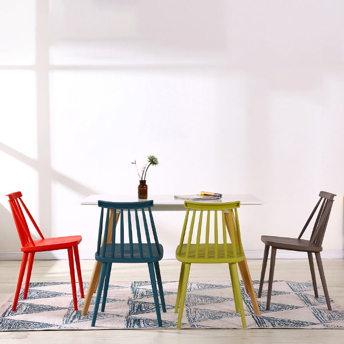 Chaise en plastique intérieure moderne