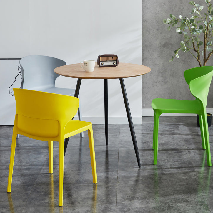 Chaise de salle à manger empilable en plastique à oreilles de fauteuil contemporain à la maison